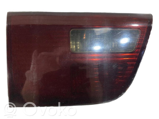 Aizmugurējais lukturis pārsegā