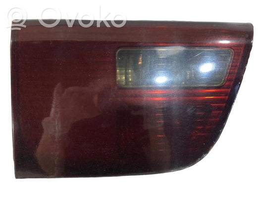 Aizmugurējais lukturis pārsegā