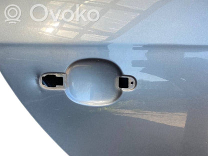 Aizmugurējās durvis