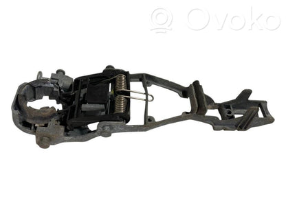 Aizmugurē turētājs / kronšteins ārējam atvēršanas rokturim