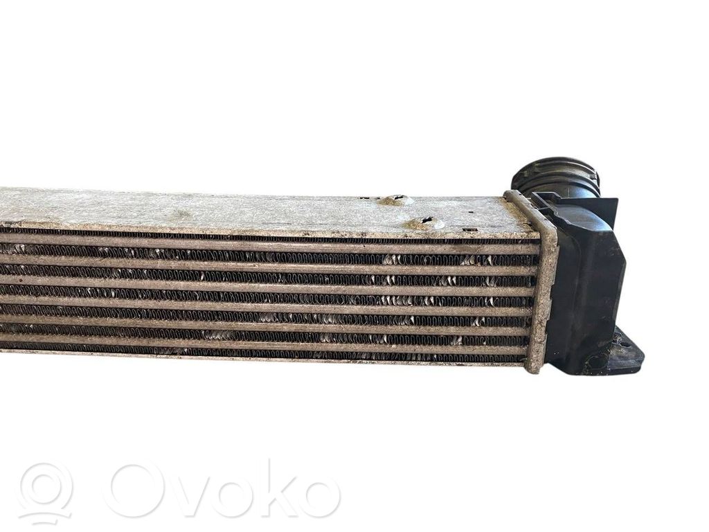 Starpdzesētāja radiators