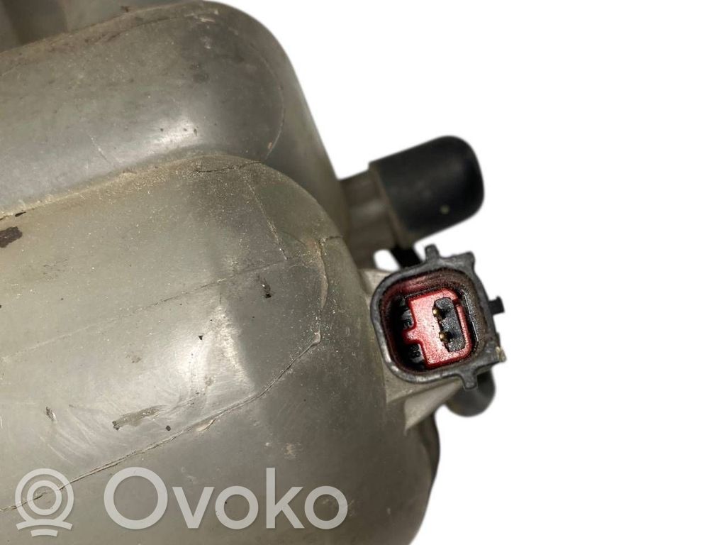 Dzesēšanas šķidruma izplešanās tvertne