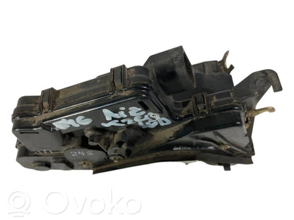 Aizmugurē slēdzene