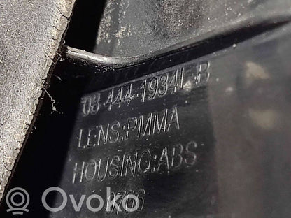 Задний фонарь в кузове