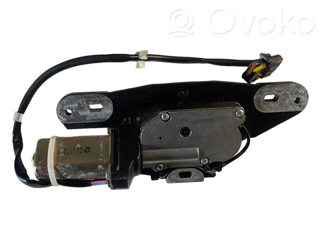 Aizmugurējā pārsega pievilcējs