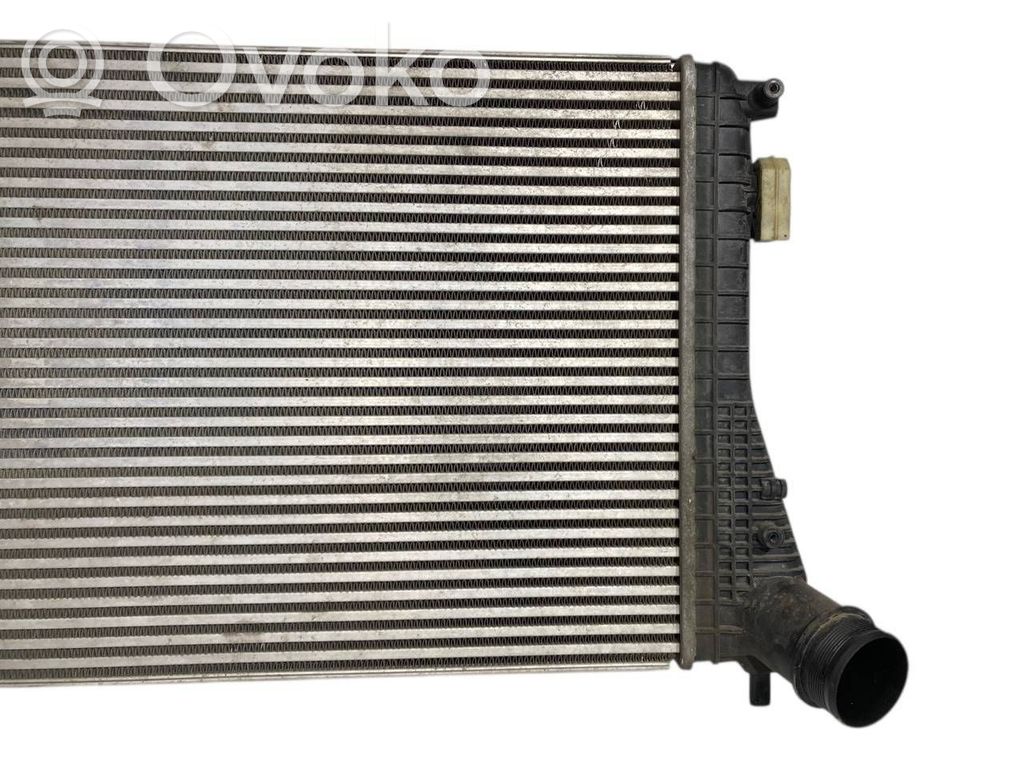 Starpdzesētāja radiators