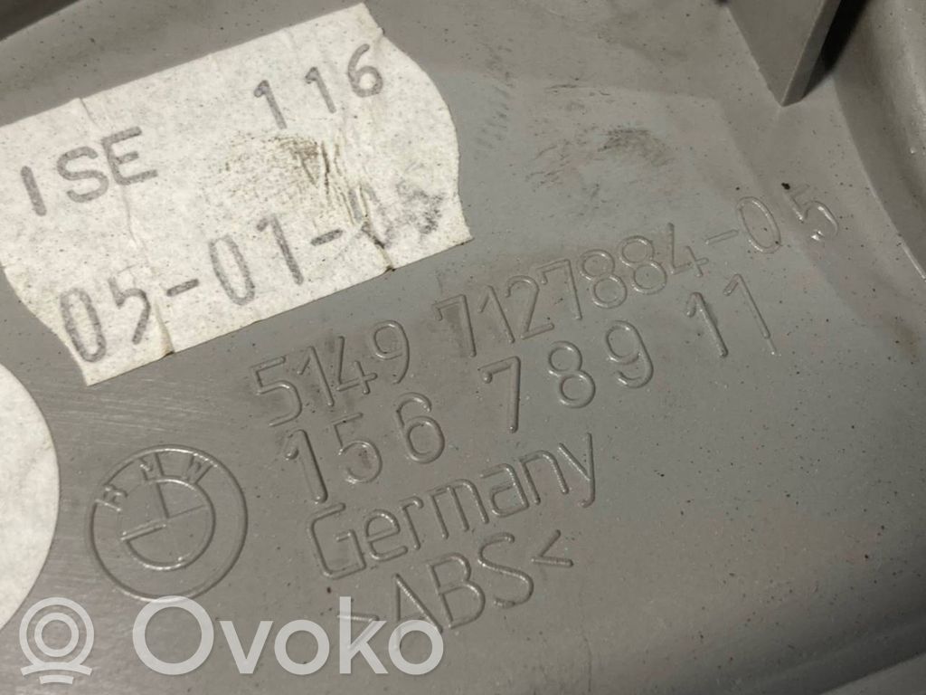 Augšējā dekoratīvā apdare (pie loga)