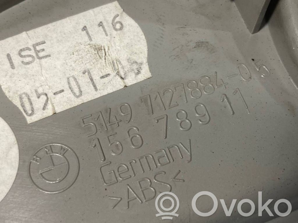 Augšējā dekoratīvā apdare (pie loga)