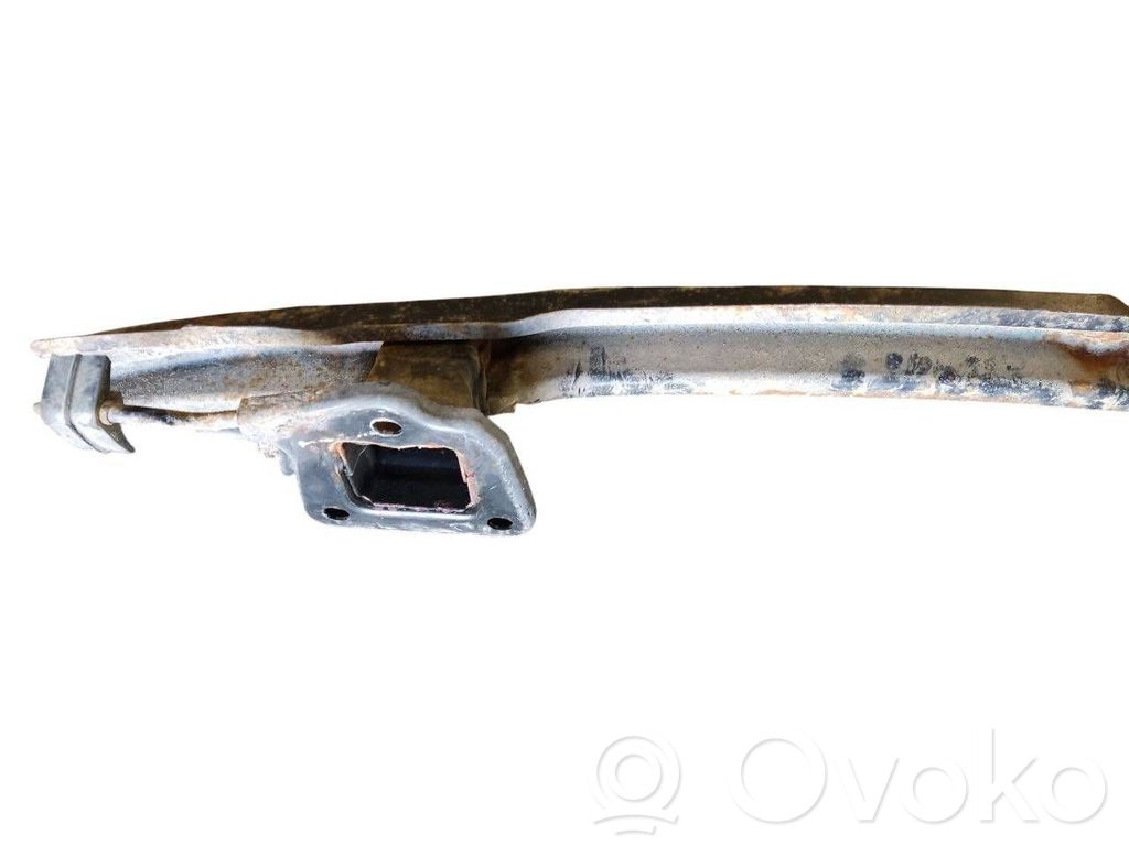 Aizmugurē bampera balka