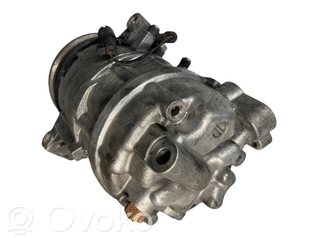 Air conditioner compressor (pump)