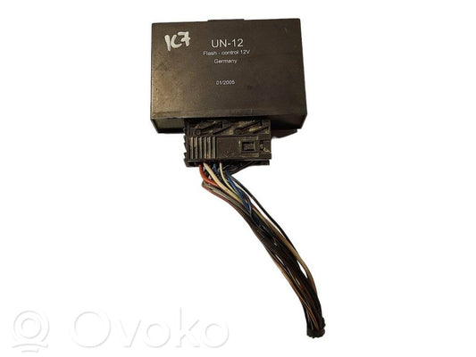 Trailer hitch control unit