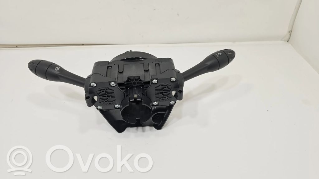 Pagrieziena signālu / lukturu sviria