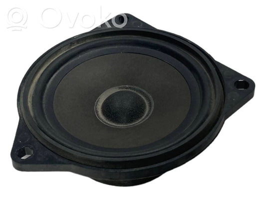 Skaļrunis (-i) priekšējās durvīs