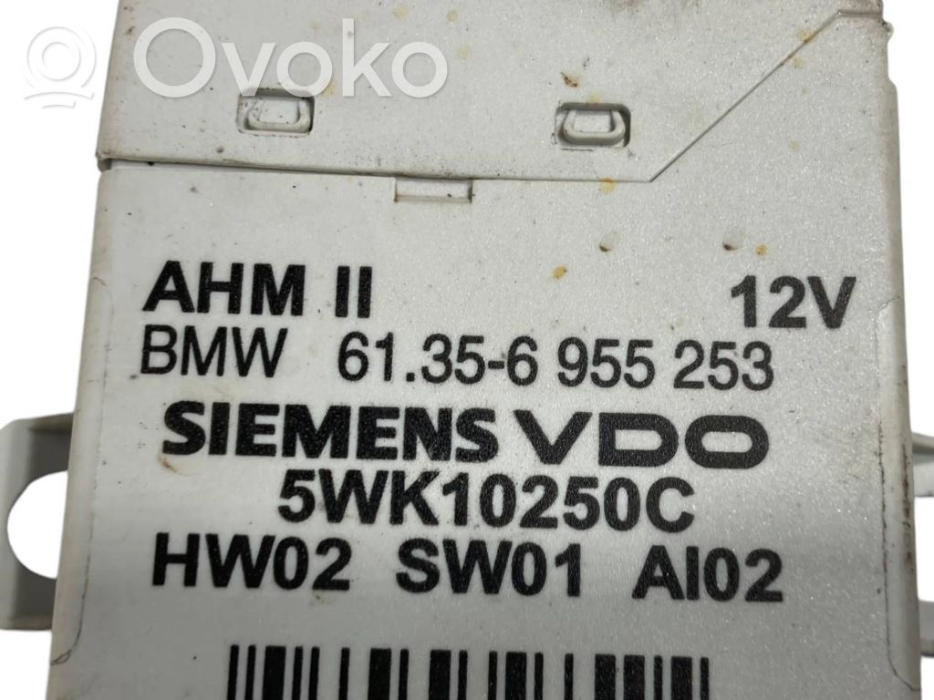 Piekabes āķa vadības bloks