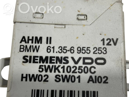 Piekabes āķa vadības bloks