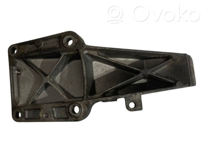 Dzinēja nostiprināšanas stiprinājums-kronšteins