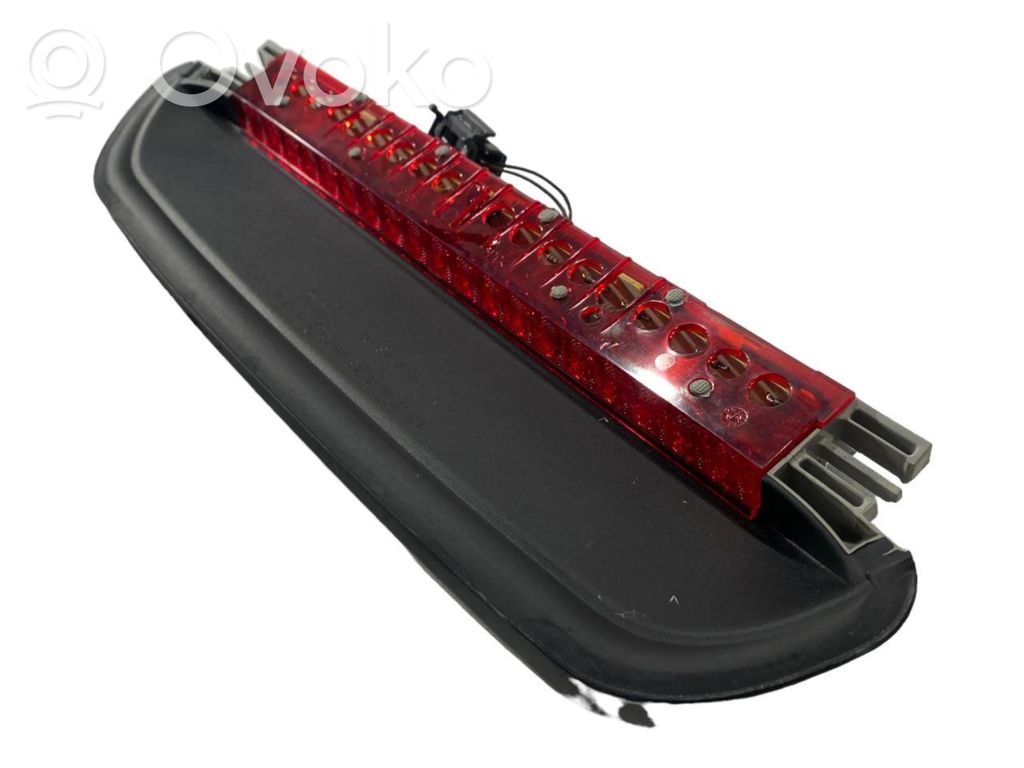 Papildu bremžu signāla lukturis