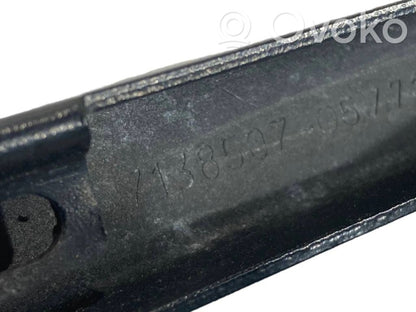 Aizmugurējā loga tīrītāja kājiņa