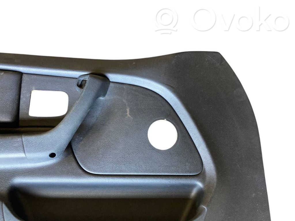 Priekšējo durvju apdare