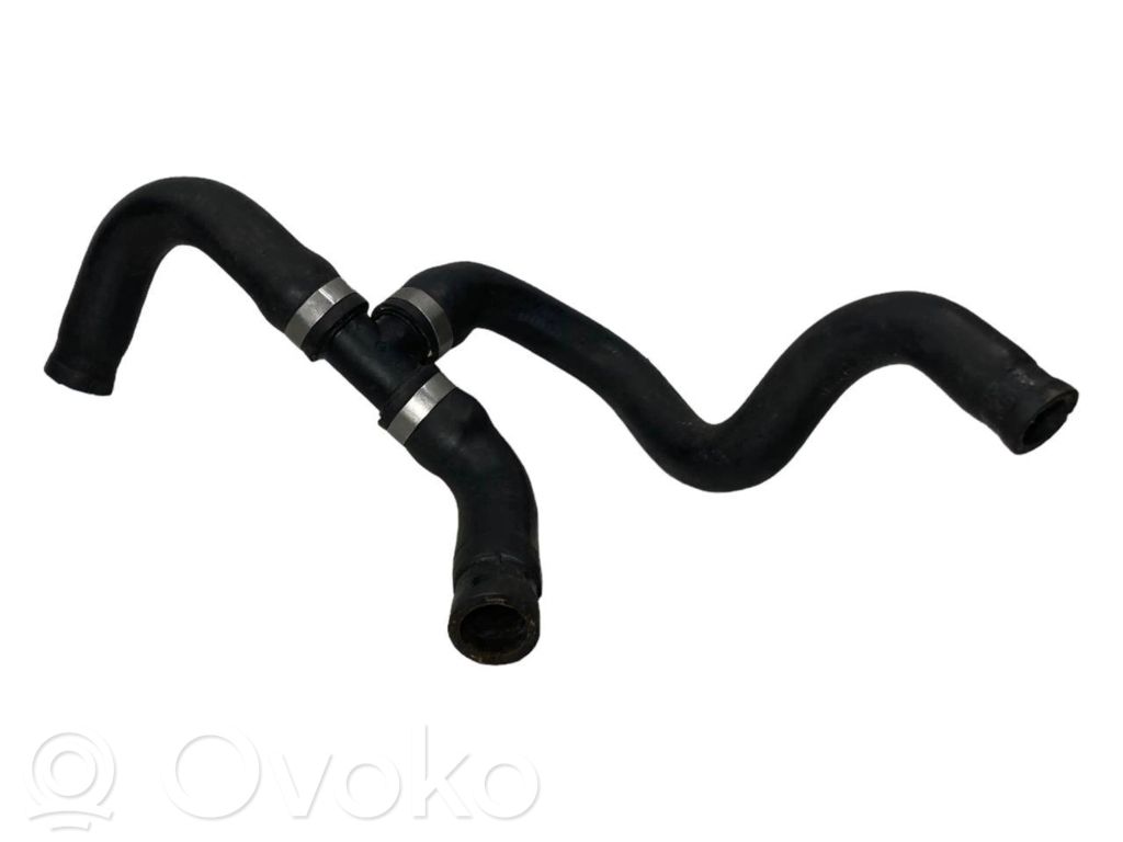 Caurulīte (-es) / šļūtene (-es)