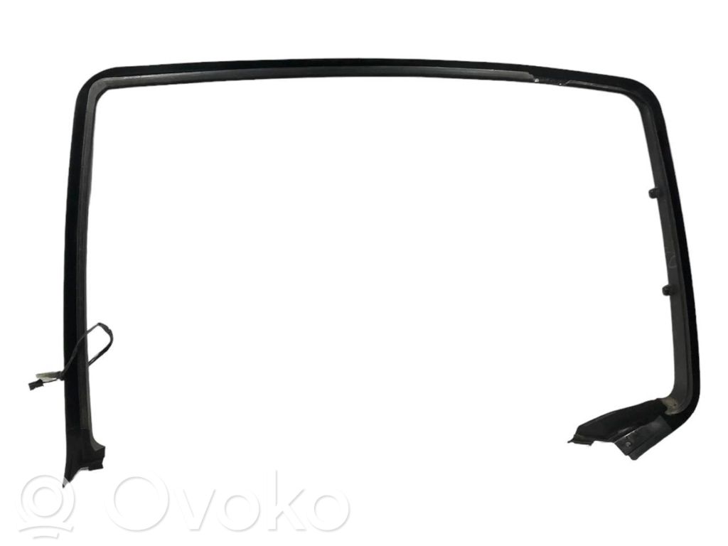 Aizmugurējā stikla apdare