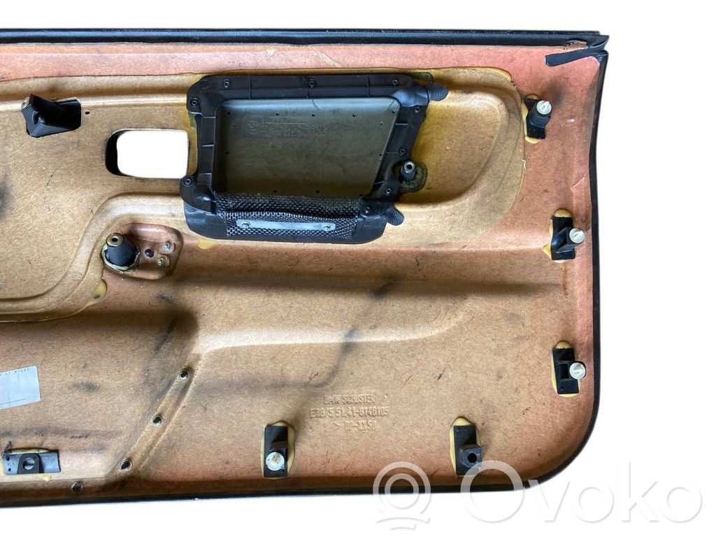 Priekšējo durvju apdare