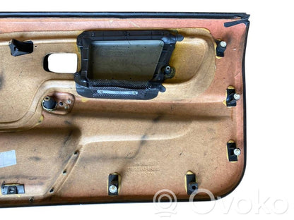 Priekšējo durvju apdare