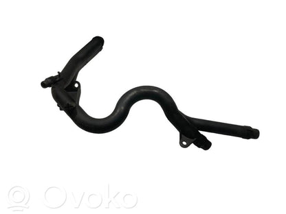 Caurulīte (-es) / šļūtene (-es)