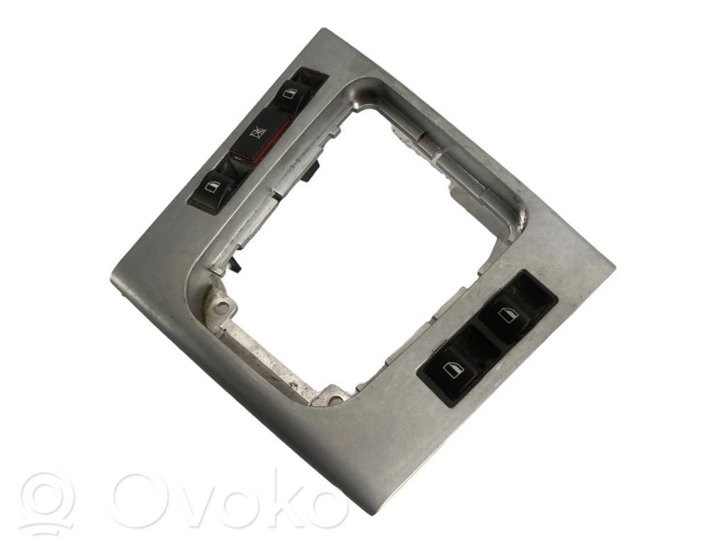 Декоративная накладка на рычаг переключения передач (пластик)