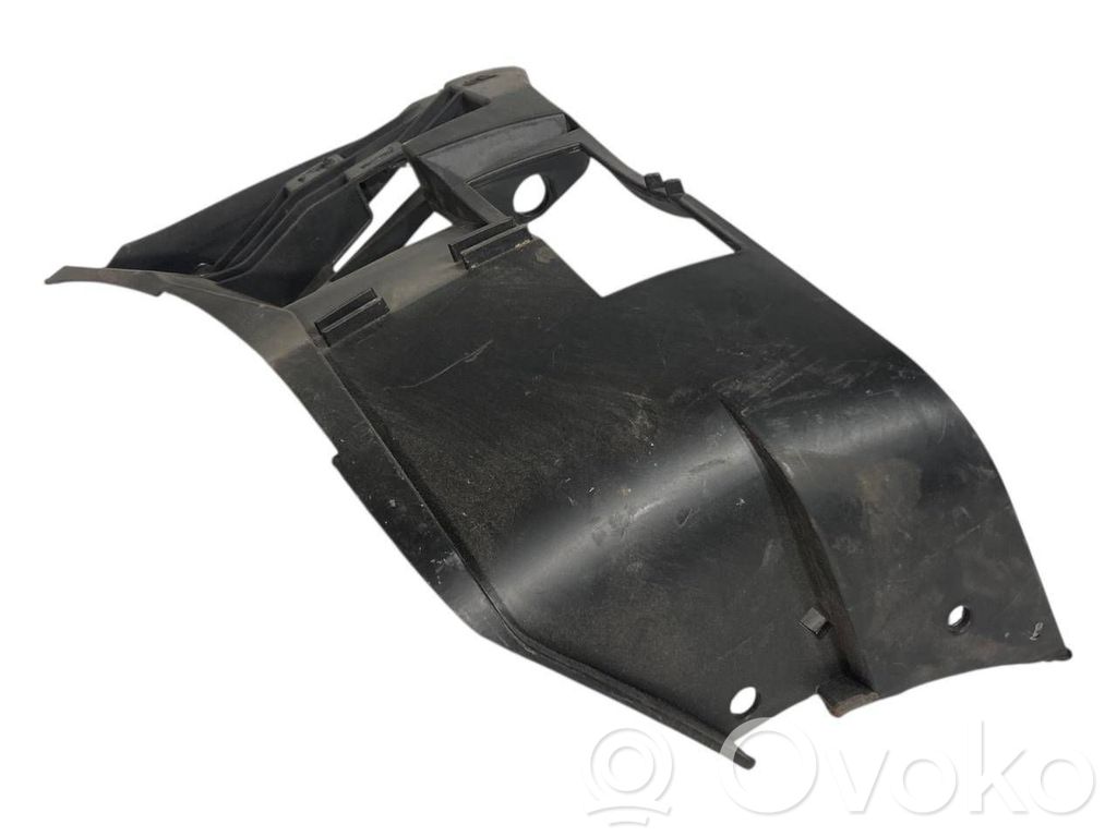 Priekšpusē bampera turētājs