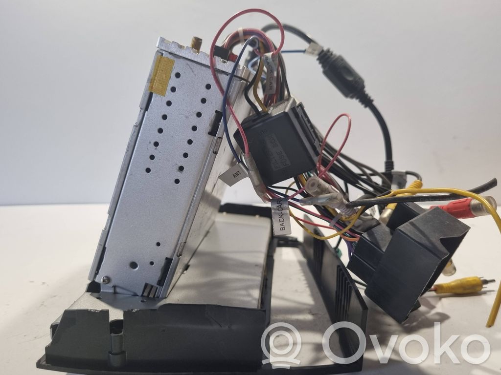 Радио / CD/DVD-плеер / навигация