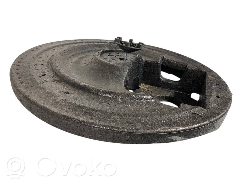 Rezerves riteņa nodalījuma dekoratīvā apdare