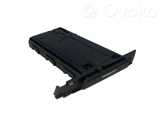 Glāžu turētājs (priekšā)