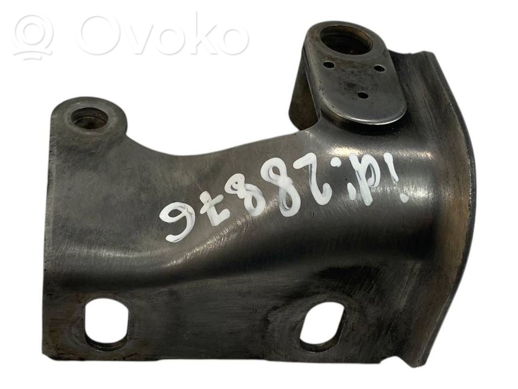 Cita veida dzinēja nodalījuma detaļa