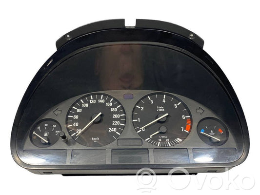 Speedometer (in the instrument panel)