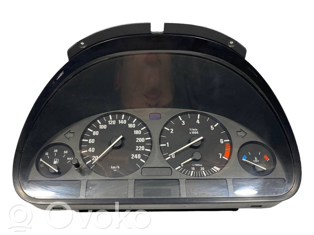 Speedometer (in the instrument panel)