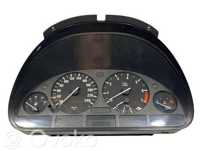Speedometer (in the instrument panel)