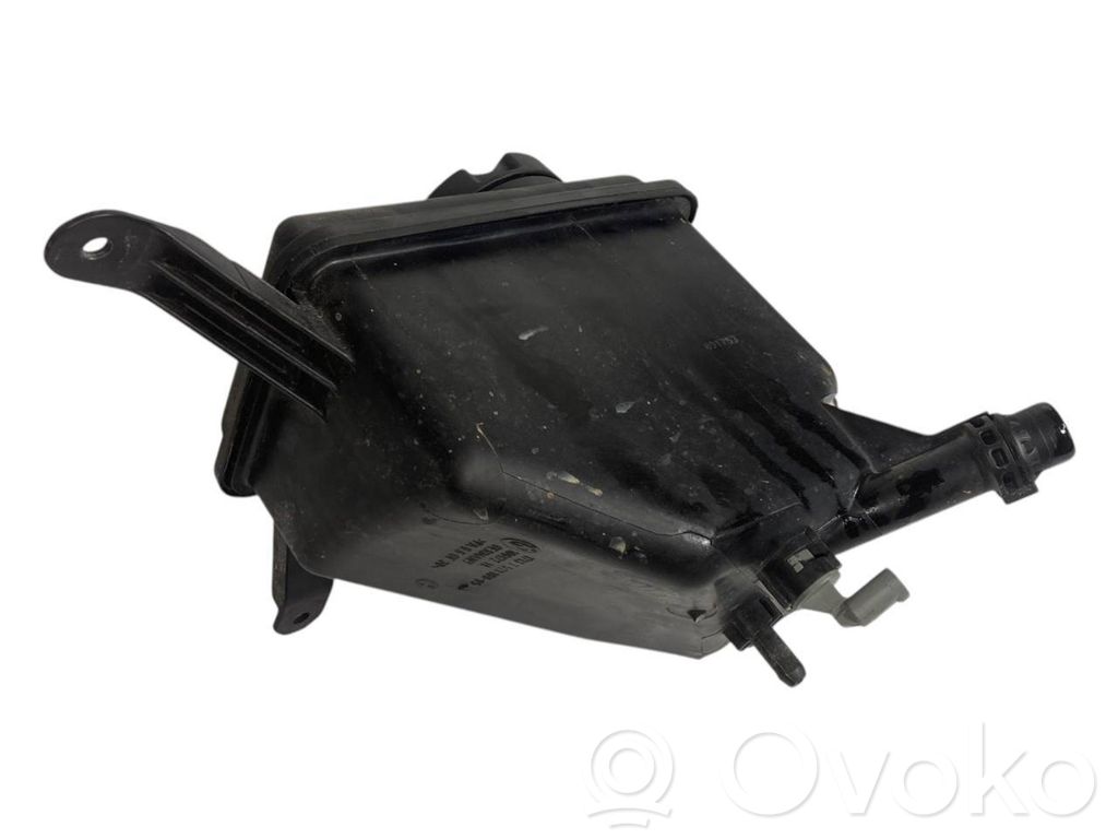 Dzesēšanas šķidruma izplešanās tvertne