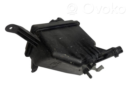 Расширительный бачок охлаждающей жидкости