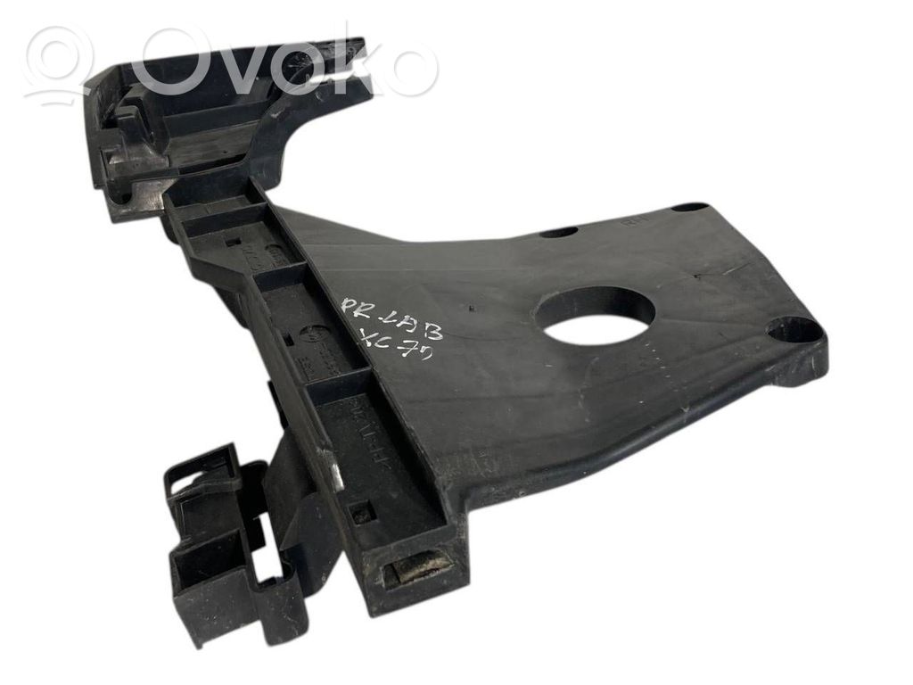 Priekšpusē turētājs / kronšteins ārējam atvēršanas rokturim