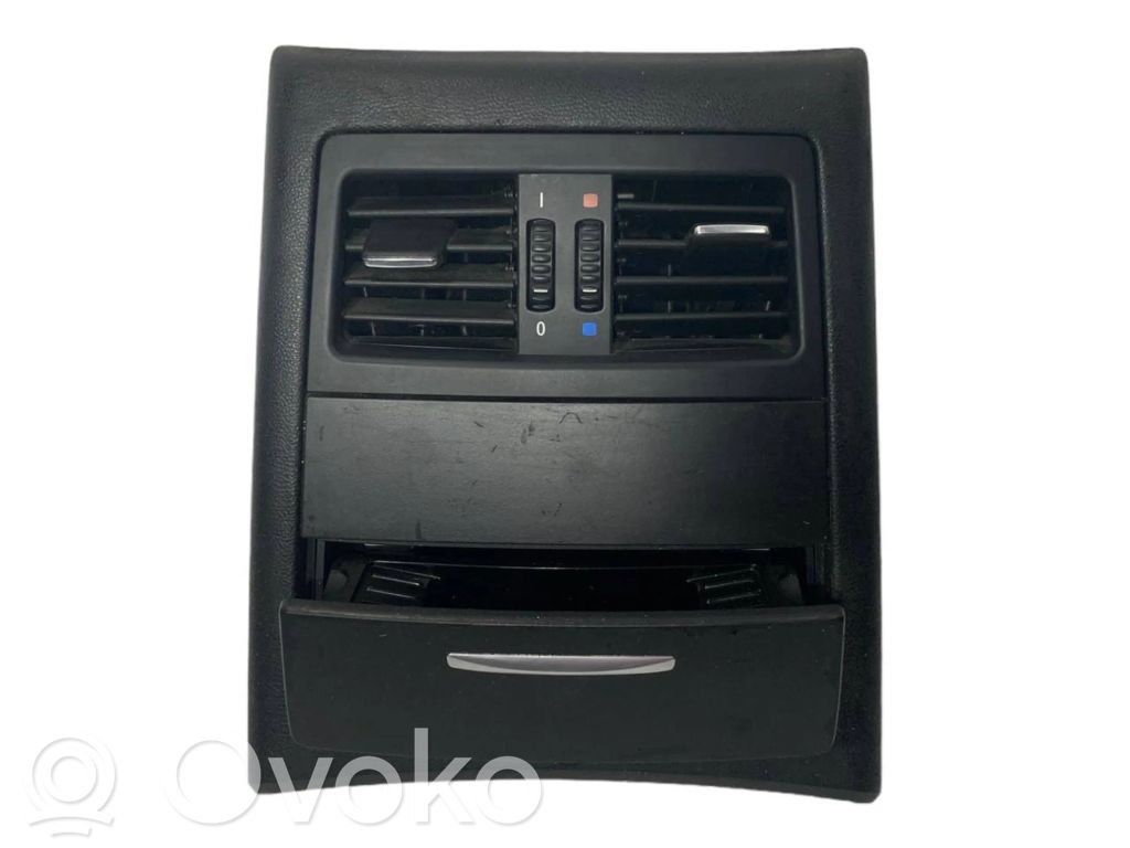 Задняя воздухо-вентиляционная решетка