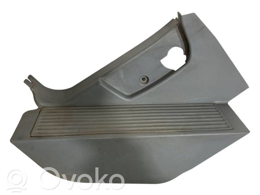 Kāju zonas sānu dekoratīvā apdare