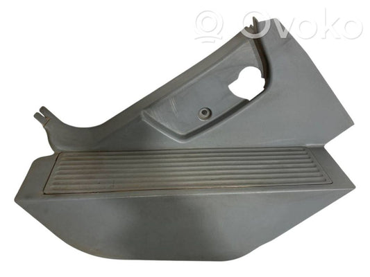 Kāju zonas sānu dekoratīvā apdare