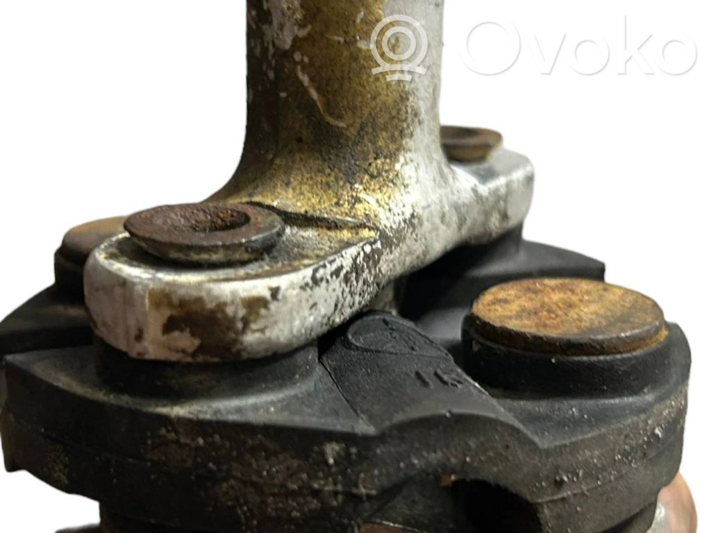 Stūresrata ass krustsavienojums