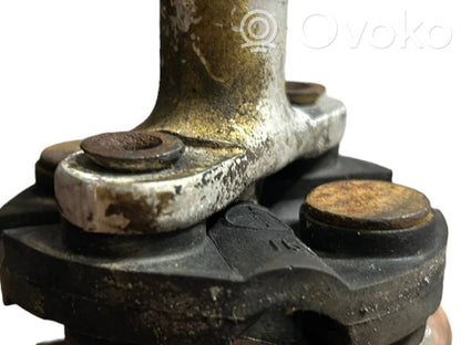 Stūresrata ass krustsavienojums