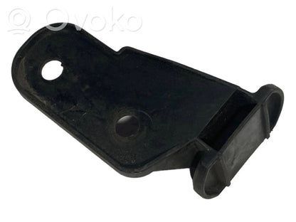 Priekšpusē bampera turētājs