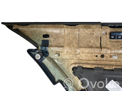 Apšuvums aizmugurējām durvīm