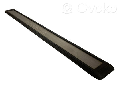 Front sill trim (inner)