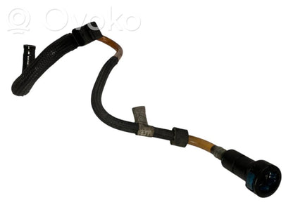 Degvielas caurulīte (-es)