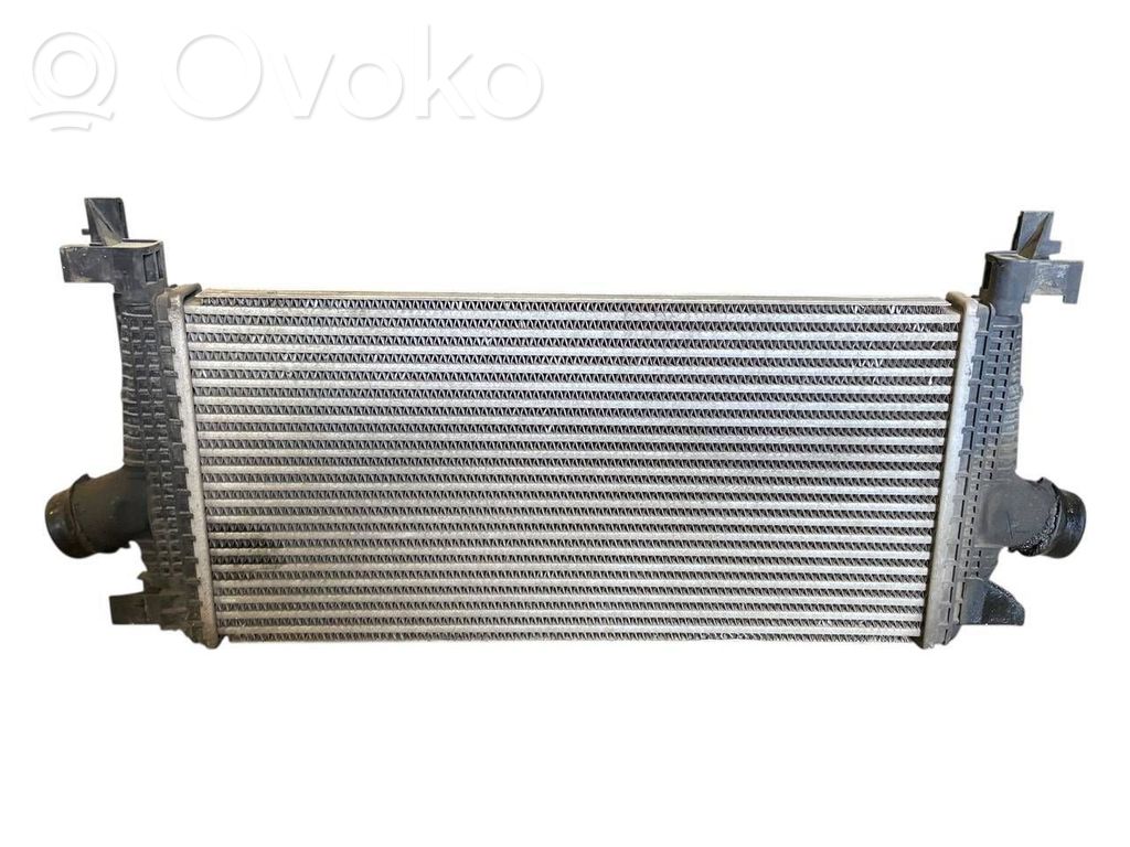 Starpdzesētāja radiators